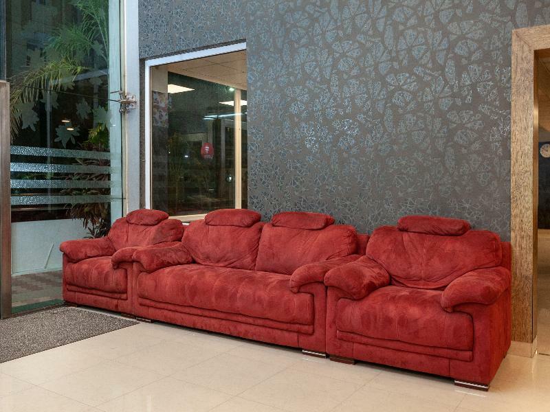 Lotels Hotel Ченай Екстериор снимка