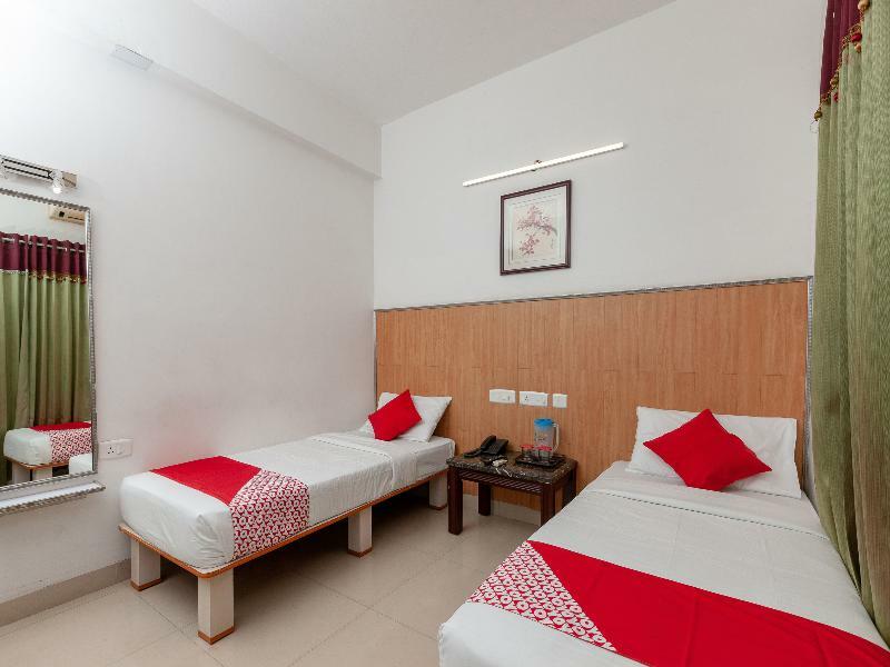 Lotels Hotel Ченай Екстериор снимка