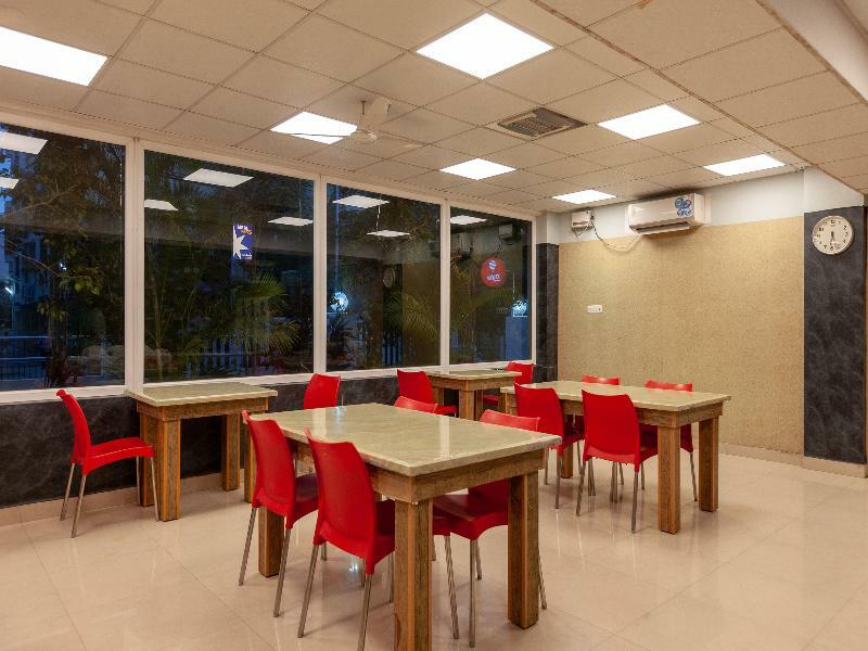 Lotels Hotel Ченай Екстериор снимка