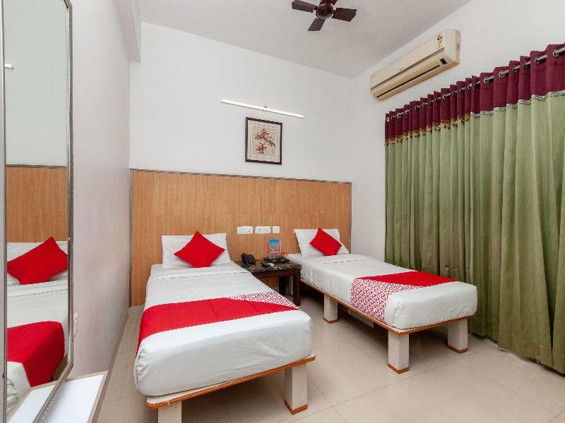 Lotels Hotel Ченай Екстериор снимка