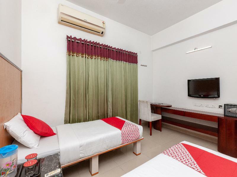 Lotels Hotel Ченай Екстериор снимка