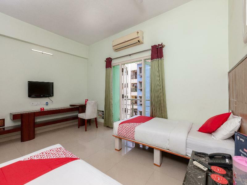 Lotels Hotel Ченай Екстериор снимка